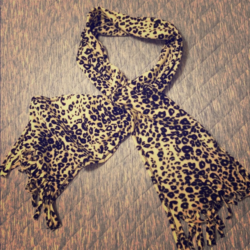 Leopard scarf